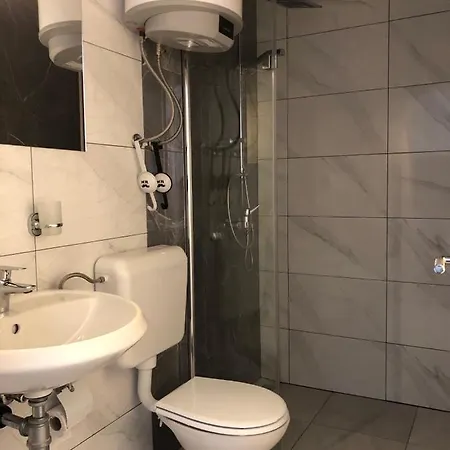 Konukevi Adriatic 3*